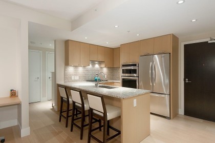 Photo 5 at 608 - 150 W 15th Street, Central Lonsdale, North Vancouver