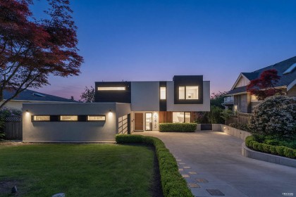 Photo 1 at 4275 Chelsea Crescent, Forest Hills NV, North Vancouver