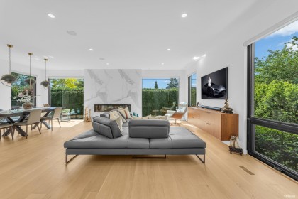 Photo 5 at 4275 Chelsea Crescent, Forest Hills NV, North Vancouver