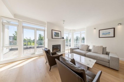 Photo 9 at 602 - 618 W 45th Avenue, Oakridge VW, Vancouver West