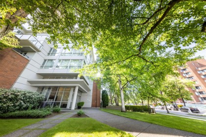 Photo 4 at 602 - 618 W 45th Avenue, Oakridge VW, Vancouver West