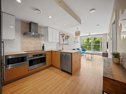 Photo 9 at 213 - 159 W 2nd Avenue, False Creek, Vancouver West