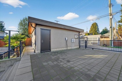 Photo 29 at 2 - 252 E 19th Street, Central Lonsdale, North Vancouver