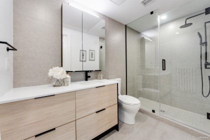 Photo 15 at 302 - 6485 Manitoba Street, Oakridge VW, Vancouver West