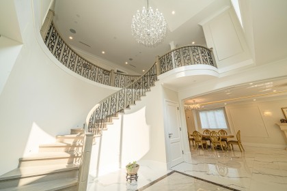 Photo 8 at 1048 Handsworth Road, Canyon Heights NV, North Vancouver