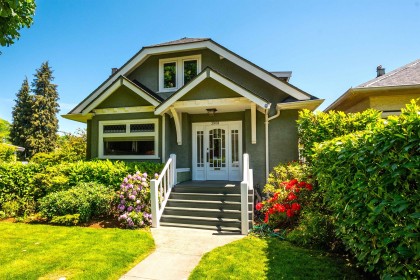 Photo 1 at 3908 Blenheim Street, Dunbar, Vancouver West