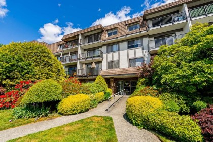 Photo 2 at 211 - 236 W 2nd Street, Lower Lonsdale, North Vancouver