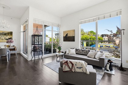 Photo 3 at 304 - 2108 W 12th Avenue, Kitsilano, Vancouver West