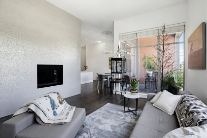 Photo 4 at 304 - 2108 W 12th Avenue, Kitsilano, Vancouver West