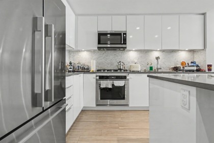 Photo 8 at 122 - 2651 Library Lane, Lynn Valley, North Vancouver