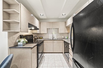 Photo 10 at 302 - 1406 W 73rd Avenue, Marpole, Vancouver West