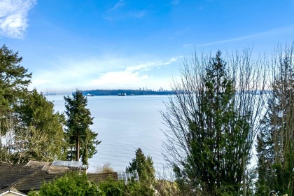 Photo 6 at 3575 Sunset Lane, West Bay, West Vancouver