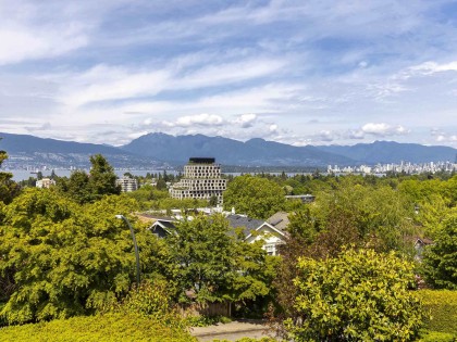Photo 8 at 3820 W 12th Avenue, Point Grey, Vancouver West