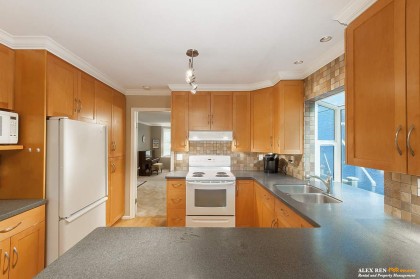 Photo 8 at 4350 W 14th Avenue, Point Grey, Vancouver West