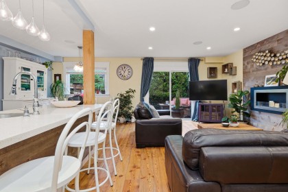 Photo 3 at 1126 Premier Street, Lynnmour, North Vancouver