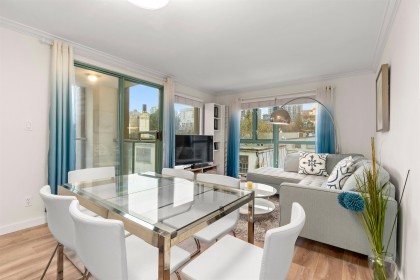 Photo 3 at 506 - 907 Beach Avenue, Yaletown, Vancouver West