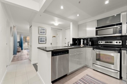Photo 9 at 506 - 907 Beach Avenue, Yaletown, Vancouver West