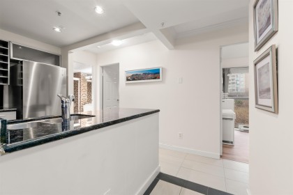 Photo 10 at 506 - 907 Beach Avenue, Yaletown, Vancouver West