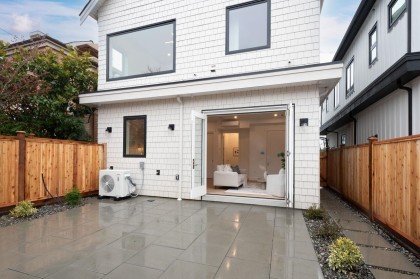 Photo 2 at 4424 W 4th Avenue, Point Grey, Vancouver West