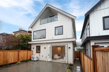 Photo 1 at 4424 W 4th Avenue, Point Grey, Vancouver West