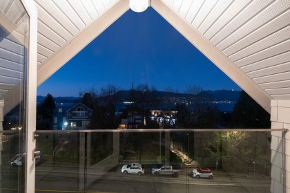 Photo 12 at 4426 W 4th Avenue, Point Grey, Vancouver West