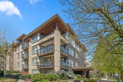 Photo 2 at 301 - 3205 Mountain Highway, Lynn Valley, North Vancouver