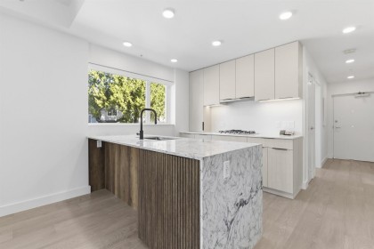 Photo 4 at 201 - 3590 W 39th Avenue, Dunbar, Vancouver West