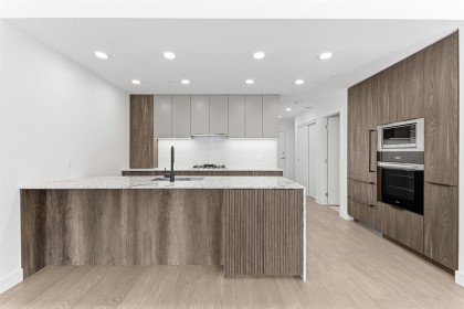 Photo 4 at 203 - 3590 W 39th Avenue, Dunbar, Vancouver West