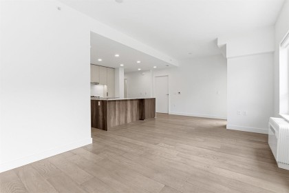 Photo 3 at 205 - 3590 W 39th Avenue, Dunbar, Vancouver West