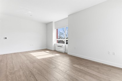 Photo 3 at 206 - 3590 W 39th Avenue, Dunbar, Vancouver West