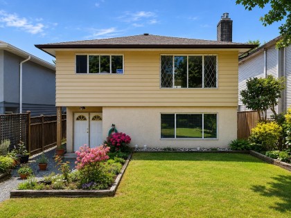 Photo 1 at 1555 Burrill Avenue, Lynn Valley, North Vancouver