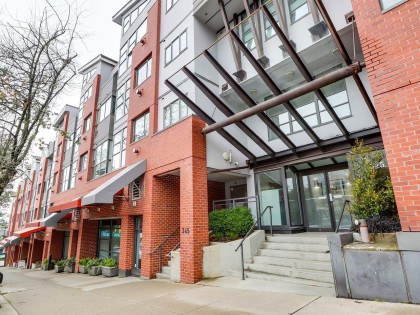 Photo 2 at 414 - 345 Lonsdale Avenue, Lower Lonsdale, North Vancouver