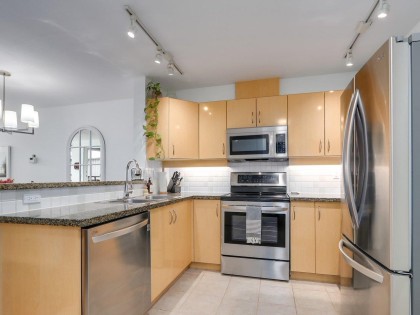 Photo 17 at 414 - 345 Lonsdale Avenue, Lower Lonsdale, North Vancouver