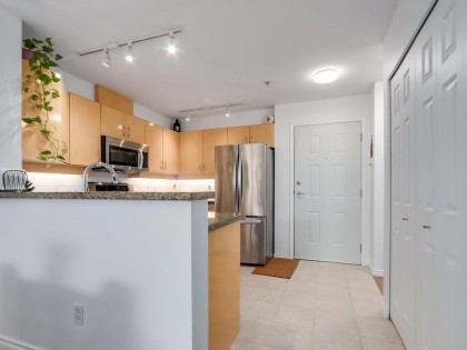 Photo 16 at 414 - 345 Lonsdale Avenue, Lower Lonsdale, North Vancouver