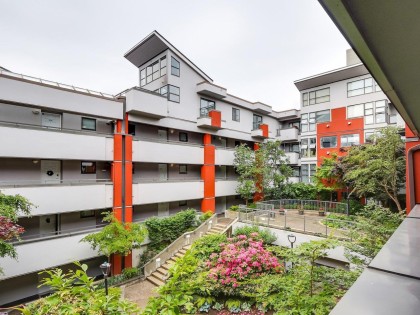 Photo 4 at 414 - 345 Lonsdale Avenue, Lower Lonsdale, North Vancouver