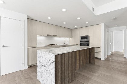 Photo 5 at 301 - 3590 W 39th Avenue, Dunbar, Vancouver West