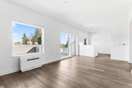 Photo 3 at 302 - 3590 W 39th Avenue, Dunbar, Vancouver West