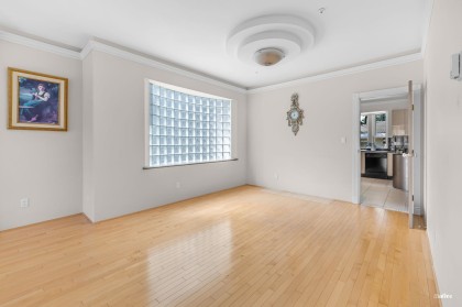 Photo 9 at 1463 W 57th Avenue, South Granville, Vancouver West