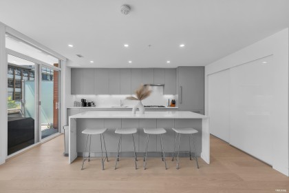 Photo 9 at 207 - 1331 Marine Drive, Ambleside, West Vancouver