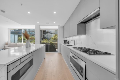 Photo 4 at 207 - 1331 Marine Drive, Ambleside, West Vancouver
