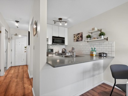Photo 13 at 305 - 2195 W 5th Avenue, Kitsilano, Vancouver West