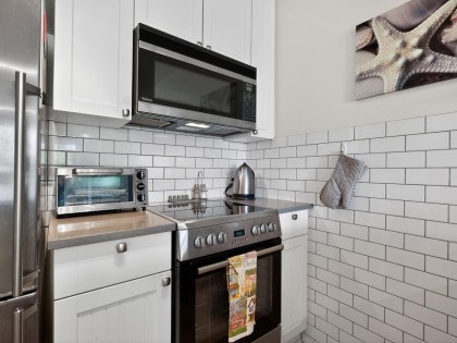 Photo 16 at 305 - 2195 W 5th Avenue, Kitsilano, Vancouver West