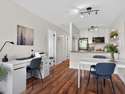 Photo 12 at 305 - 2195 W 5th Avenue, Kitsilano, Vancouver West
