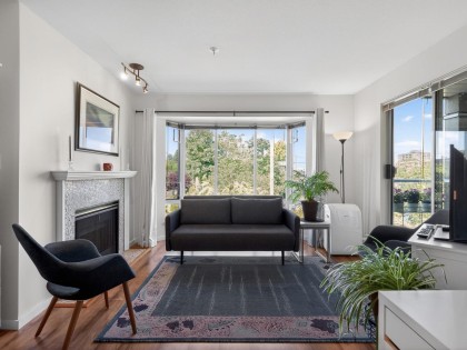 Photo 1 at 305 - 2195 W 5th Avenue, Kitsilano, Vancouver West