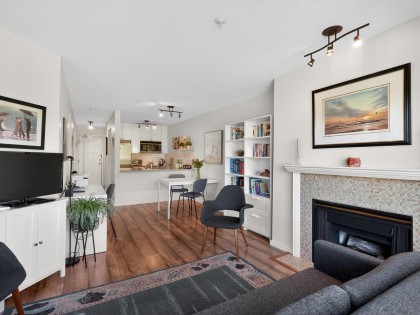 Photo 10 at 305 - 2195 W 5th Avenue, Kitsilano, Vancouver West