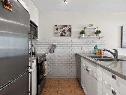 Photo 19 at 305 - 2195 W 5th Avenue, Kitsilano, Vancouver West