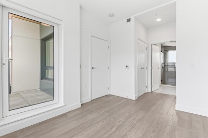 Photo 8 at 303 - 3590 W 39th Avenue, Dunbar, Vancouver West