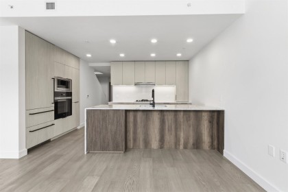 Photo 5 at 304 - 3590 W 39th Avenue, Dunbar, Vancouver West