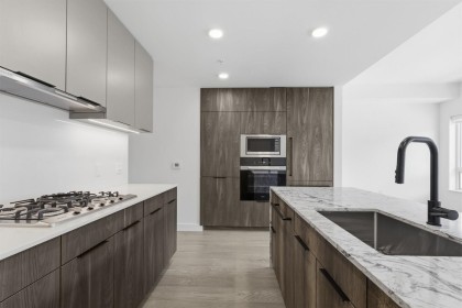 Photo 7 at 305 - 3590 W 39th Avenue, Dunbar, Vancouver West