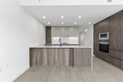 Photo 5 at 305 - 3590 W 39th Avenue, Dunbar, Vancouver West